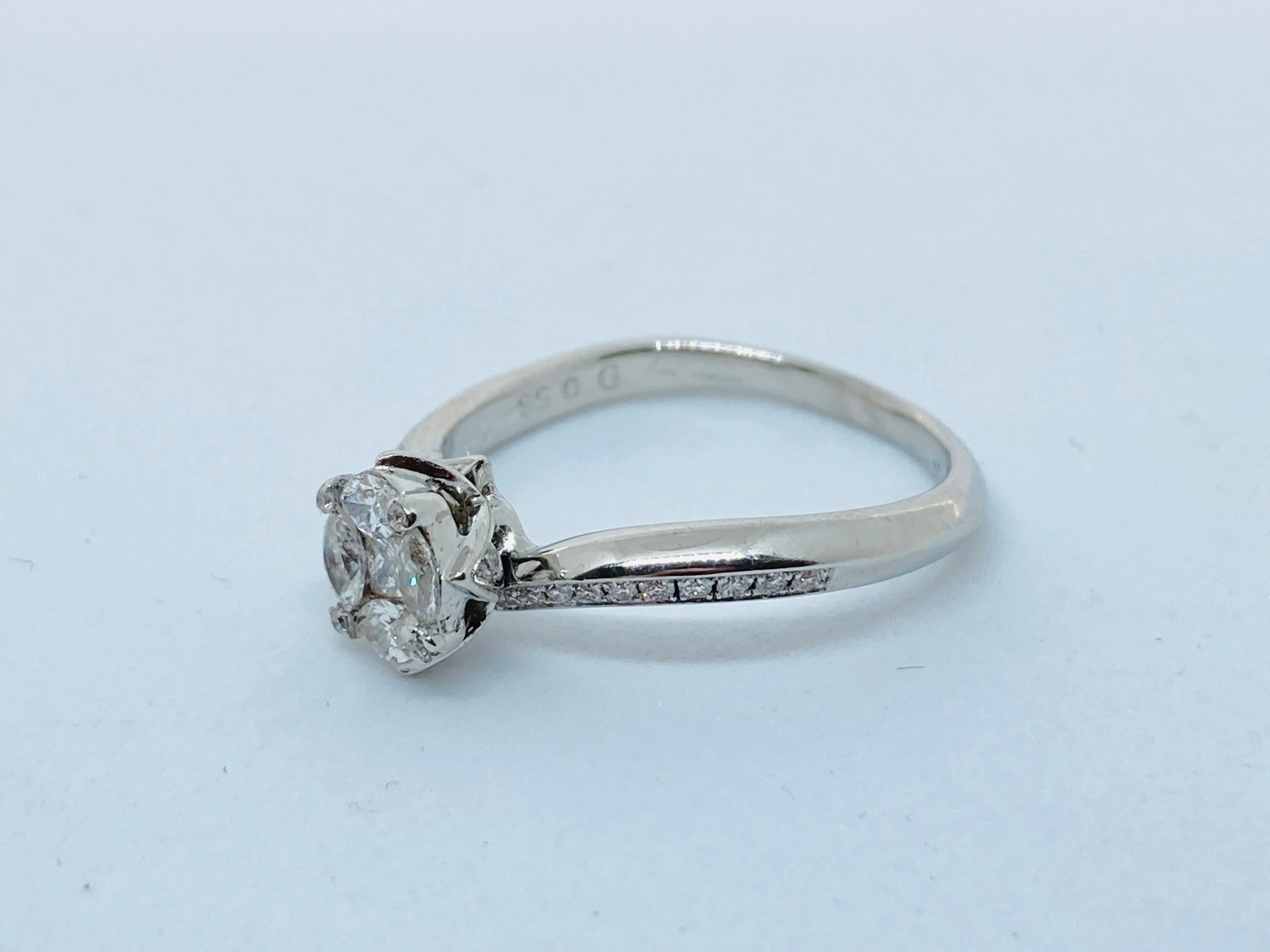 18ct Diamond Ring 0.56cts - Size M