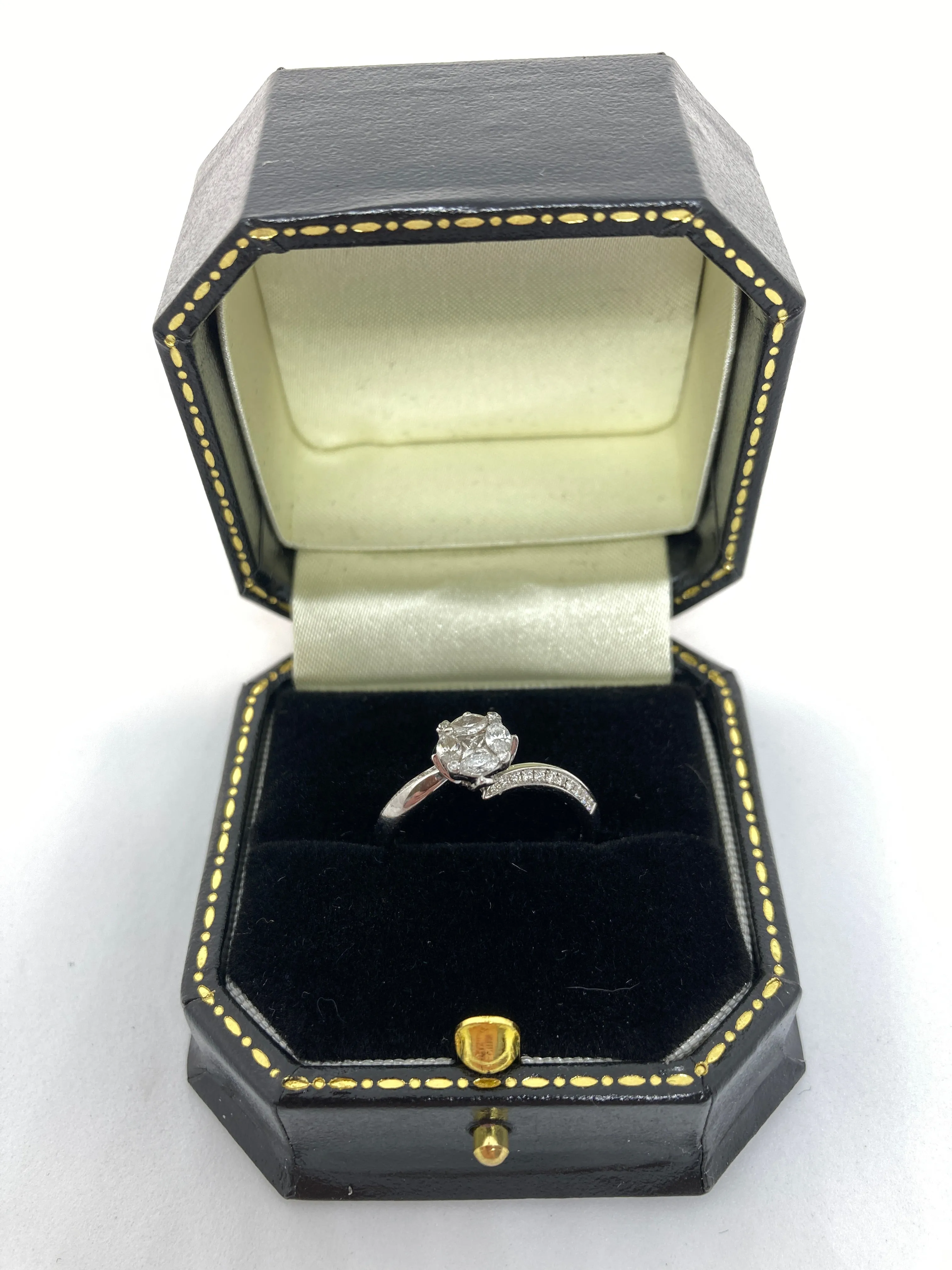 18ct Diamond Ring 0.56cts - Size M